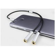 3.5mm (M) to 2 (F) cable (33cm)