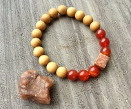 ||紅梅|| 龍年禪意森林系天然木質手環。紅瑪瑙/菊花石/高山崖柏