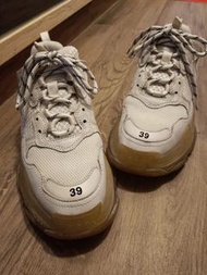 Balenciaga triple s
