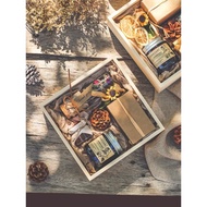 Gift birthday gift wedding gift festival present woman surprise give box Hadiah perempuan hadiah har