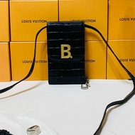 ✨超級質感 近新閒置 Balenciaga巴黎世家新款 黑金大B鱷魚壓紋 手機包/斜背小包