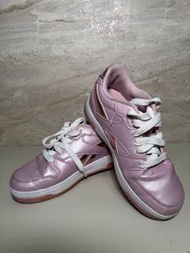 Roller shoes