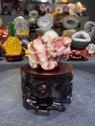 丰衣足食🥩肉石雕刻💯招财龙龟💰 +实木底座  龙龟高: 5cm  宽: 5.5cm x 7.5cm  净重: 0.27kg 含底座高: 12cm  底座宽: 9cm  总重: 0.55kg  Abun