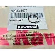 PISTON CLIP ATHLETE 125kawasaki Original kawasaki