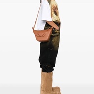 LOEWE mini Hammock Hobo 肩背斜背經典小牛皮包 焦糖色