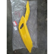 HONDA VARIO150 RH COVER UNDER SIDE (KANAN)(YELLOW) 64355-K59-M00ZA ORIGINAL