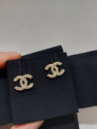 Chanel Classic Logo Earrings (Pearl) 香奈兒經典小珍珠耳環