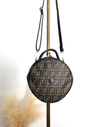 【日本直送 名牌中古包】FENDI 芬迪 經典 FF Monogram 手提包 黑色 PVC 圓形 design vintage 復古 77gy33