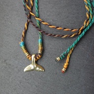 尋找你的小幸運-黃銅鯨魚尾蠟繩編項鍊04