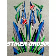 STIKER STRIPING LIS LES BODI SUPRA X LAMA TAHUN 2002 2003 WARNA BIRU HITAM STANDAR