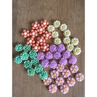 RM4.50/50 pieces : TF-500 - Resin - Bunga - Flower - 1.3 cm to 1.5 cm