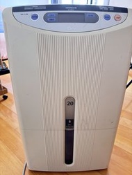 HITACHI 抽濕機