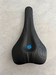 SQlab Road bike saddle 612單車坐墊 140cm (9成新）