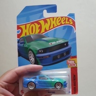 Hotwheels 07 Ford Mustang