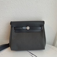 愛馬仕mini herbag 灰色