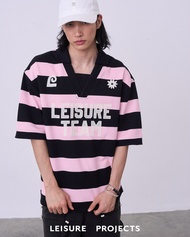 (Leisure Projects) LEISURE FOOTBALL JERSEY เสื้อลายทางกลิ่นอายสปอ์ต ตกเเต่งด้วยงานปัก icon LP เเละ L