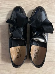 Hush puppies 黑色蝴蝶結皮鞋