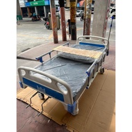 ♀2 CRANKS HOSPITAL BED COMPLETE SET ( WITH LEATHER MATTRESS, IV POLE AND BED TABLE )