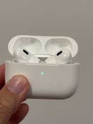 AirPods Pro 2 (Lightning) 充電盒及右耳機