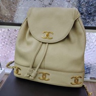 Chanel 經典菱格紋金扣牛皮後背包