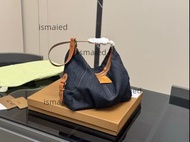 Burberry 巴寶莉流浪水桶包