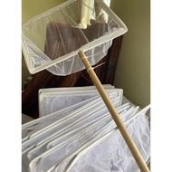 Smooth mesh racket with 70 handle, 35x45cm frame, used to scoop fish, moss, and in ponds