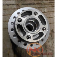 Suzuki Step125 Front Hub (Disc)/ Buyung depan  100% original suzuki/ No packing/ Stock lama (Parts A