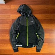 Find out running jacket ( L ) woman