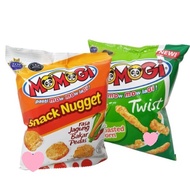 MOMOGI TWIST NUGGET RENGENG 10 x 12gr SPICY ROASTED CORN SNACK CHEAP WHOLESALE SNACKS FOR CHILDREN B