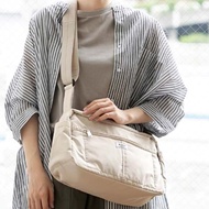 日本 zootie - anello 柔軟防污多口袋側背包(可機洗)-象牙白