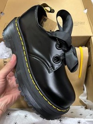 Dr.Martens Holly 厚底雙孔 女款