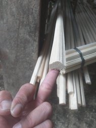 wall moulding kayu lebar 2.5 cm Panjang 75 cm