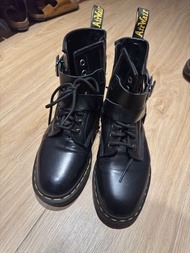 Dr. Martens 有扣拉鍊款 Black Leather Boots 38