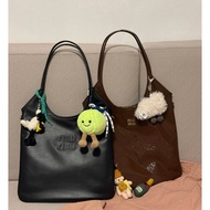 MIUMIU/Muu Hobo Shopping Bag Handbag Portable Crossbody Bag Female Bag Muu Bag Isetan Tote Bag miumi