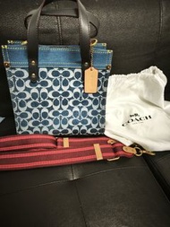 Coach Field Tote 22 托特包