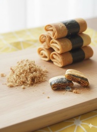 鳳凰捲  包餡蛋捲  海苔肉鬆 經典芝麻  花生巧克力  草莓莓果