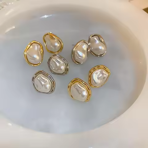 2026 New Fashion Metal Irregular Pearl Stud Earrings For Women Vintage Elegant Imitation Pearl Earri