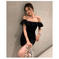 Off-The-Shoulder Dress Decorated In Black. Crinkled On The Side Zip Back Chest 30-32 "Waist 26" Hip 