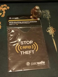 pacsafe RFIDsleeve 50 RFID-blocking passport protector RFID護照防盜套