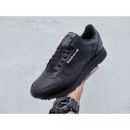 HITAM Reebok classic leather full Black Shoes Size 40
