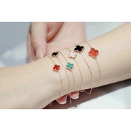 Kitty Global Luxury Goods Purchasing Agent Counter-Level Van Cleef & Arpels Four-Leaf Clover Single 