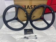 🙏🤝多謝師兄支持 ! 又順利交收一對 BLASTWAVE BLAST WAVE 冲擊波 炫酷系列 C剎/碟剎 451 三刀碳纖維輪組