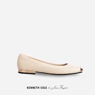 KENNETH COLE x ANNE THONGPRASOM รองเท้าส้นแบนผู้หญิง รุ่น ASTAIRE FLATS EGG SHELL สีครีม ( FLT - KF1