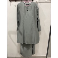 Errida grey kurung (preloved)