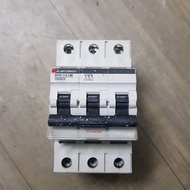 Át 3 pha Panasonic BD-63R C50