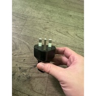 Convenient 3-pin to 2-pin and 2-pin to 3-pin conversion power plug