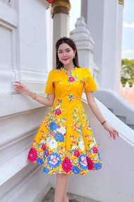 ชุดเดรสผ้าปาเต๊ะ คอจีน แขนกระบอก กระโปรง8ชิ้น ลายดอกโบตั๋น อัดกาวทั้งชุด (S-2XL) KS614