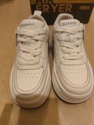DAPHNE 白色厚底波鞋