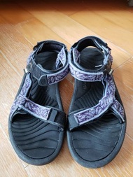 Teva 涼鞋
