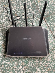 Netgear網件路由器R7000，夜鷹無線路由器。型號R